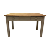 Farmhouse table with 2 drawers