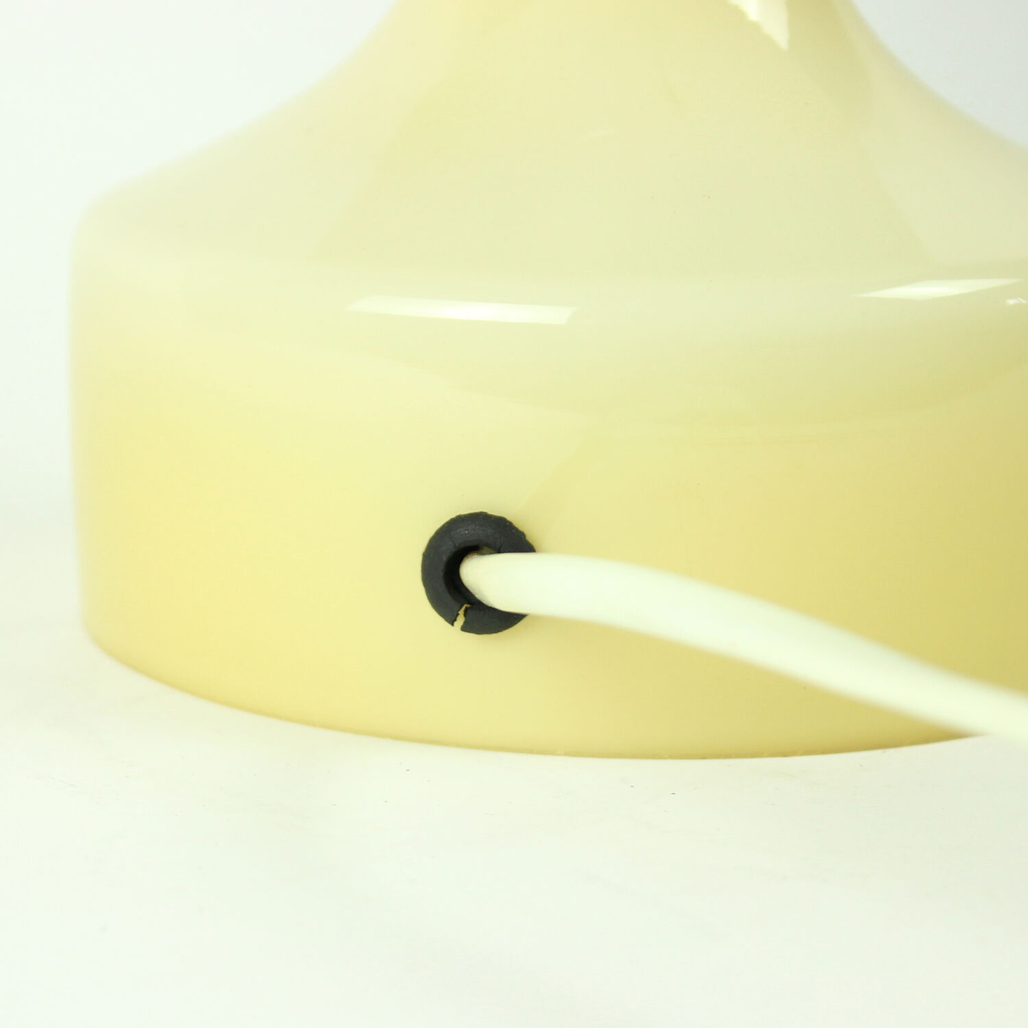 Lampe en verre blanc/crème des années 1970, Ivan Jakes pour Osvětlovací Sklo, Tchécoslovaquie