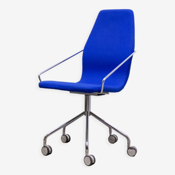 Aeon ks-180 skandiform roller chair in blue fabric