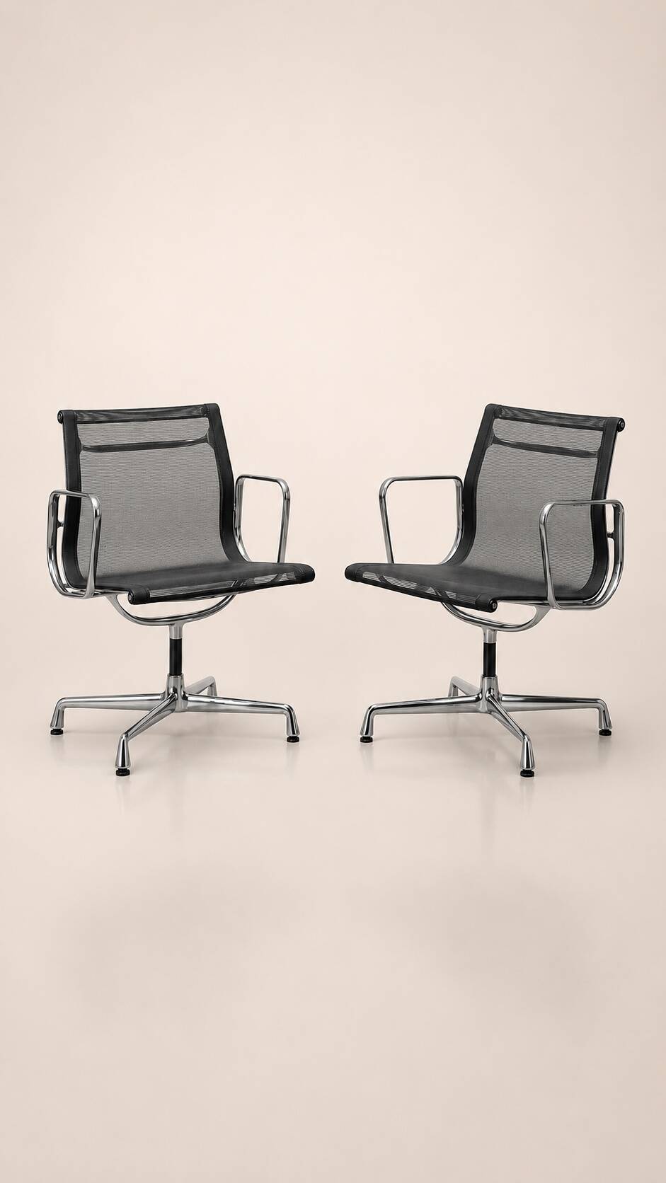 2 chaises de bureau Vitra Charles & Ray Eames EA 103 Aluminium