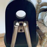 2 chairs cantilevered