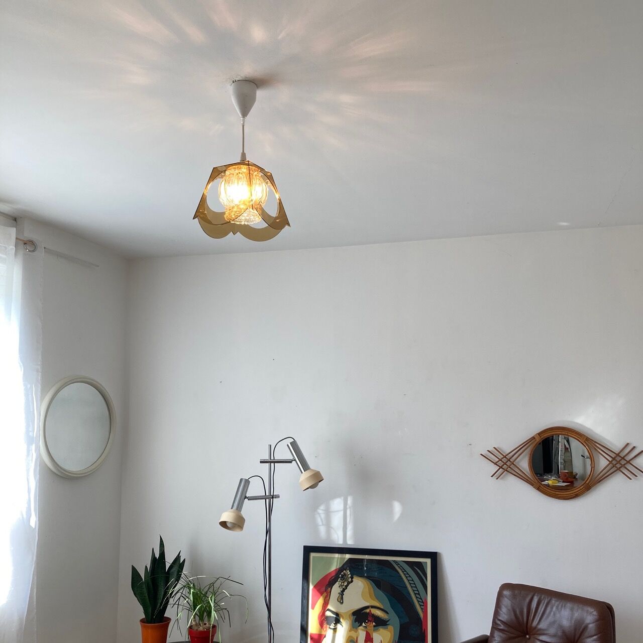 Plexi chandelier and glass