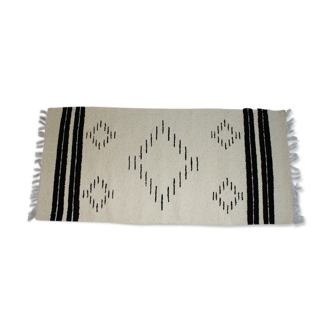 Tapis en laine handmade 146x68cm