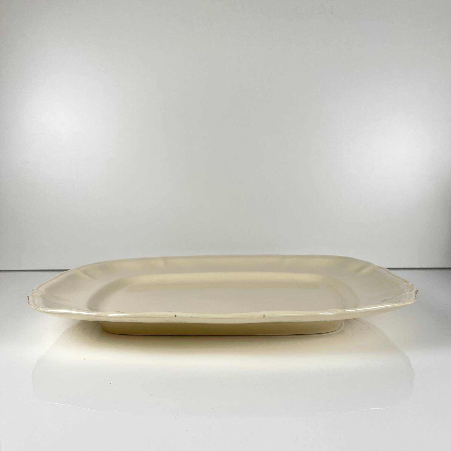 Large rectangular Sarreguemines cream dish, early 20th century.