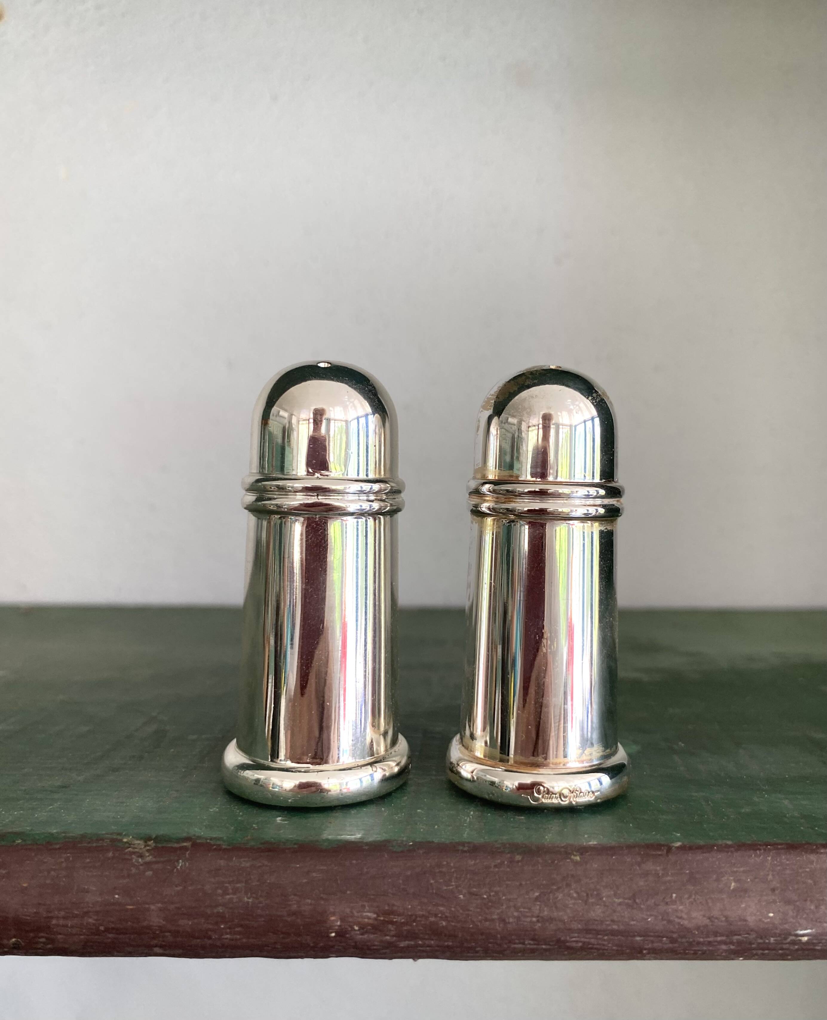 Salière, poivriez métal argenté, coffret, années 80
