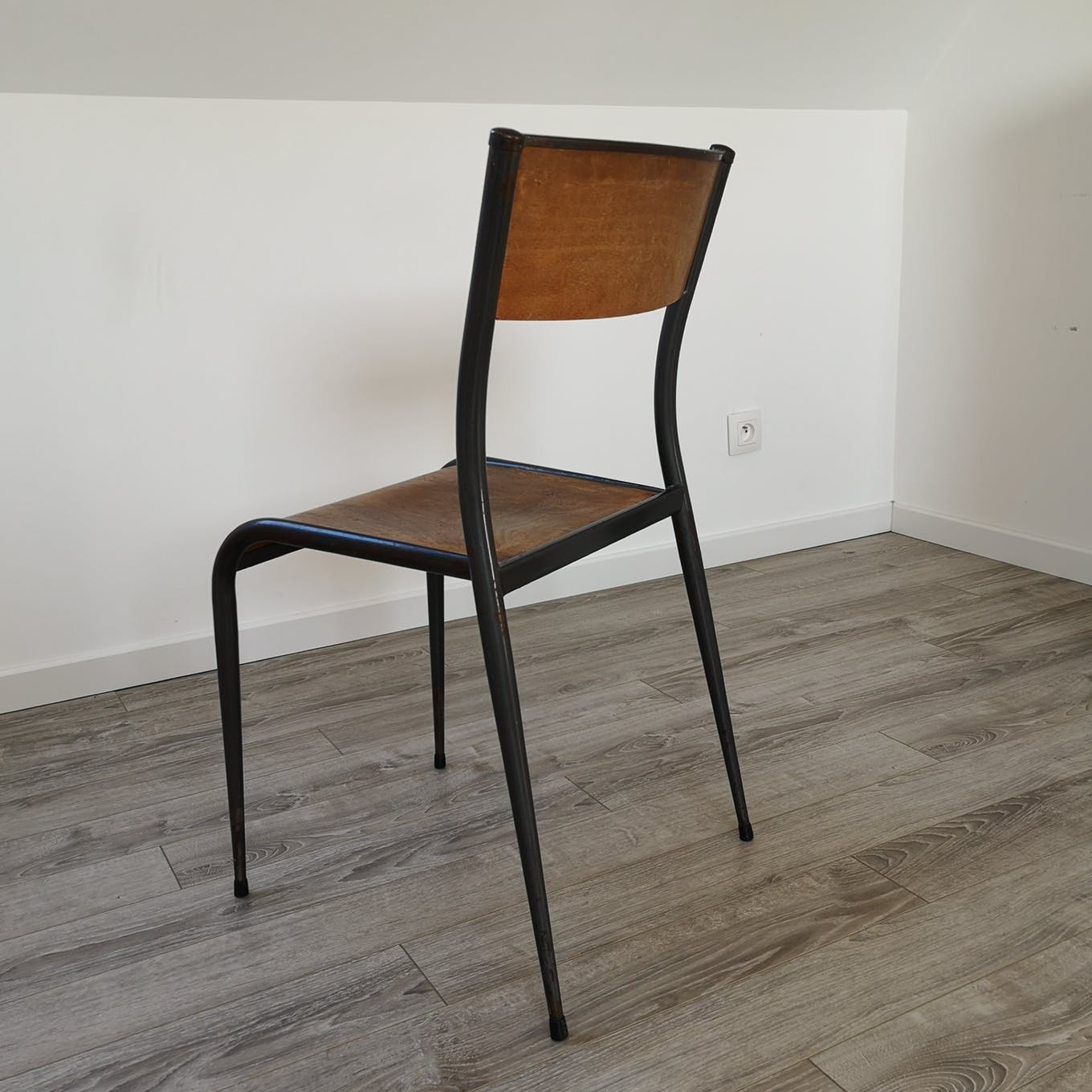 School mullca feet time chair