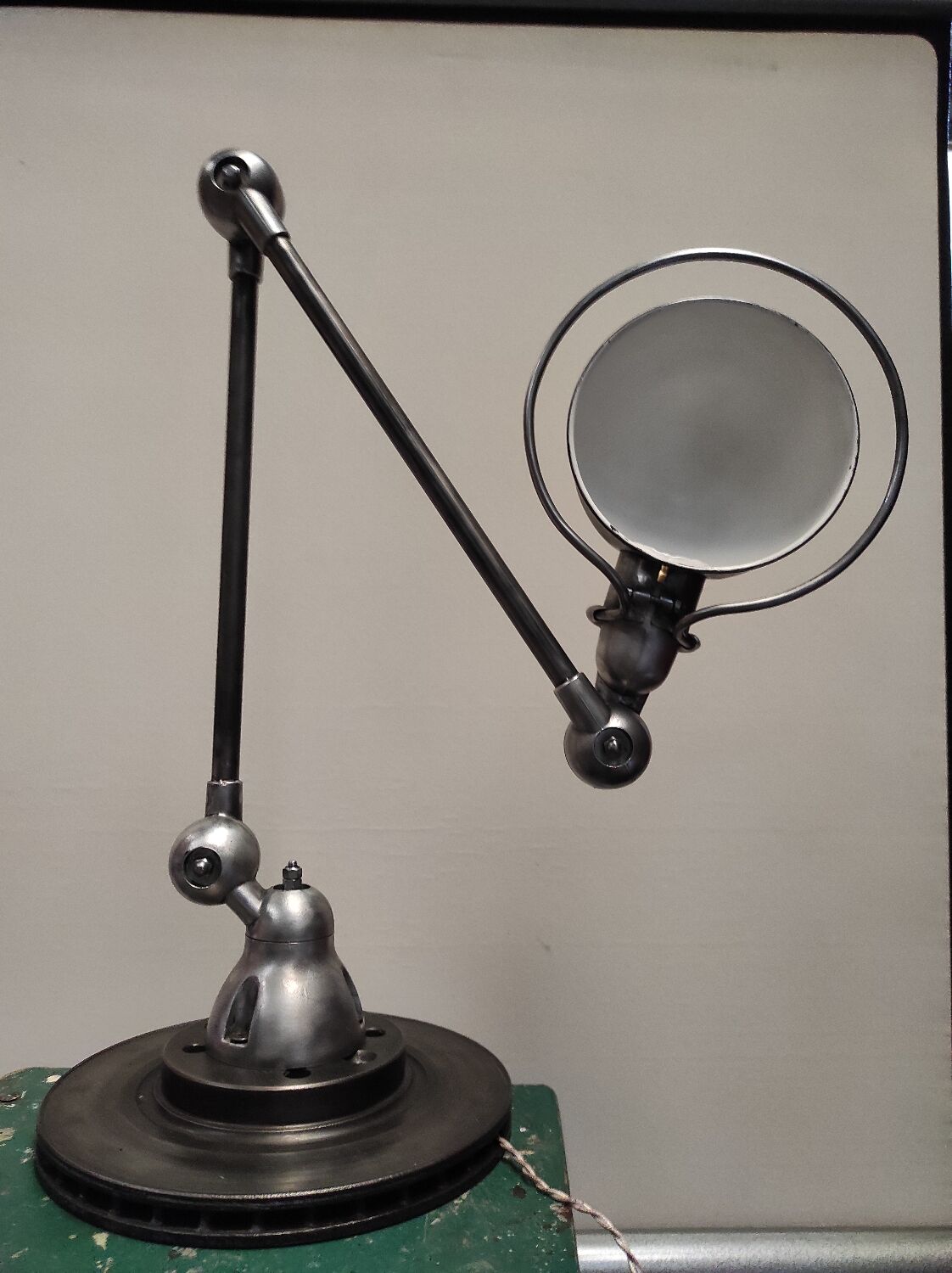 Workshop lamp Jieldé 2 industrial arm patina graphite rifle barrel