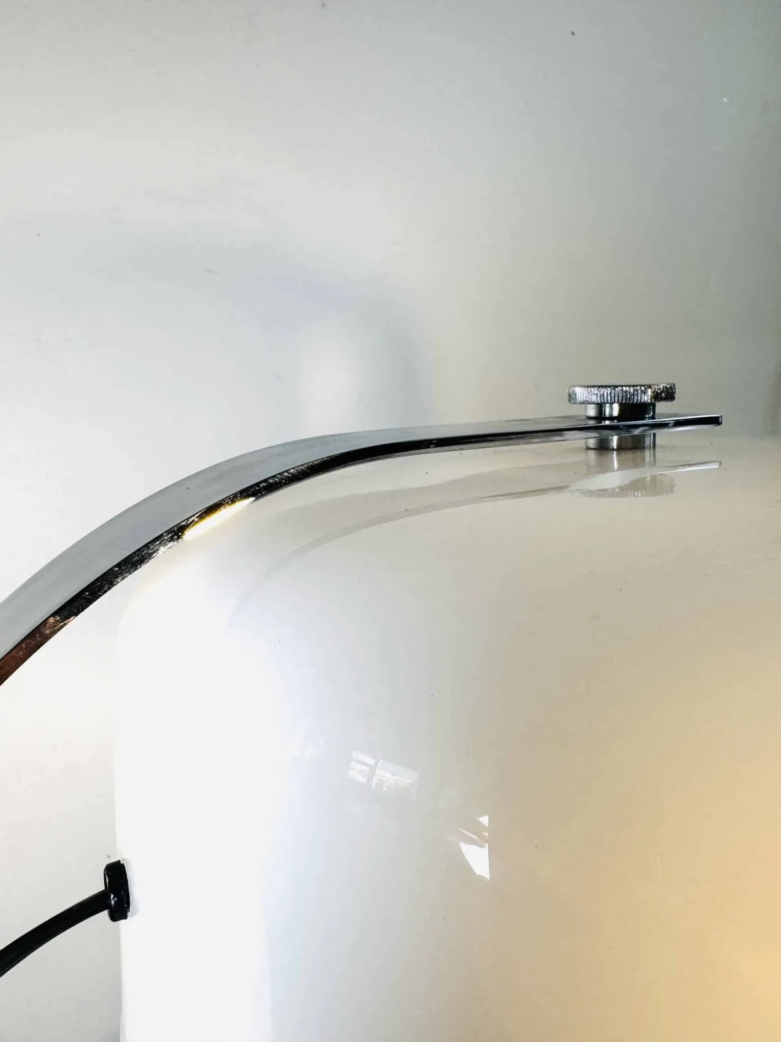 Lampe de table D-2125 Tropic par Raak Amsterdam, Pays-Bas, années 1970.