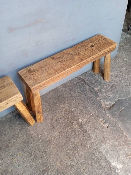 Paire 2 bancs / tabourets bois massif patiné