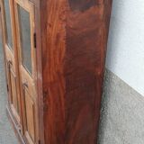 Petite armoire vitrée en bois ancien