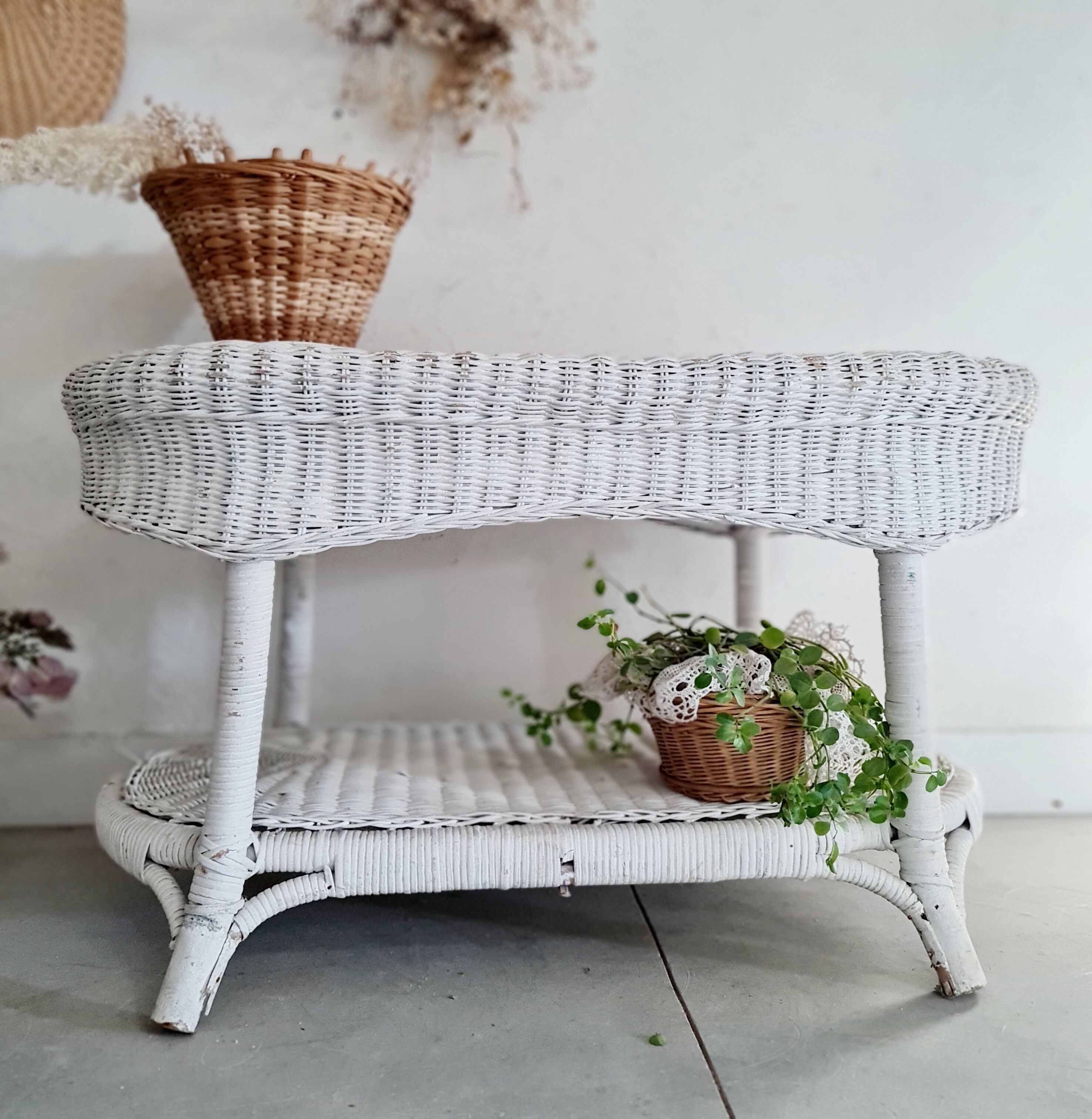 White low rattan table
