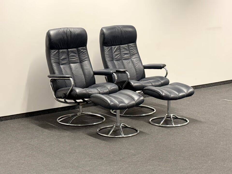 Chaise Stressless Ekornes avec pouf - Cadre chromé (années 1970) (prix pour une)