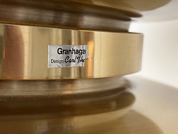 Suspension dorée de Carl Thore pour Granhaga Metall. Suède, années 1970.
