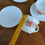 Series of 4 cups et under cups pink patterns Arcopal 80s