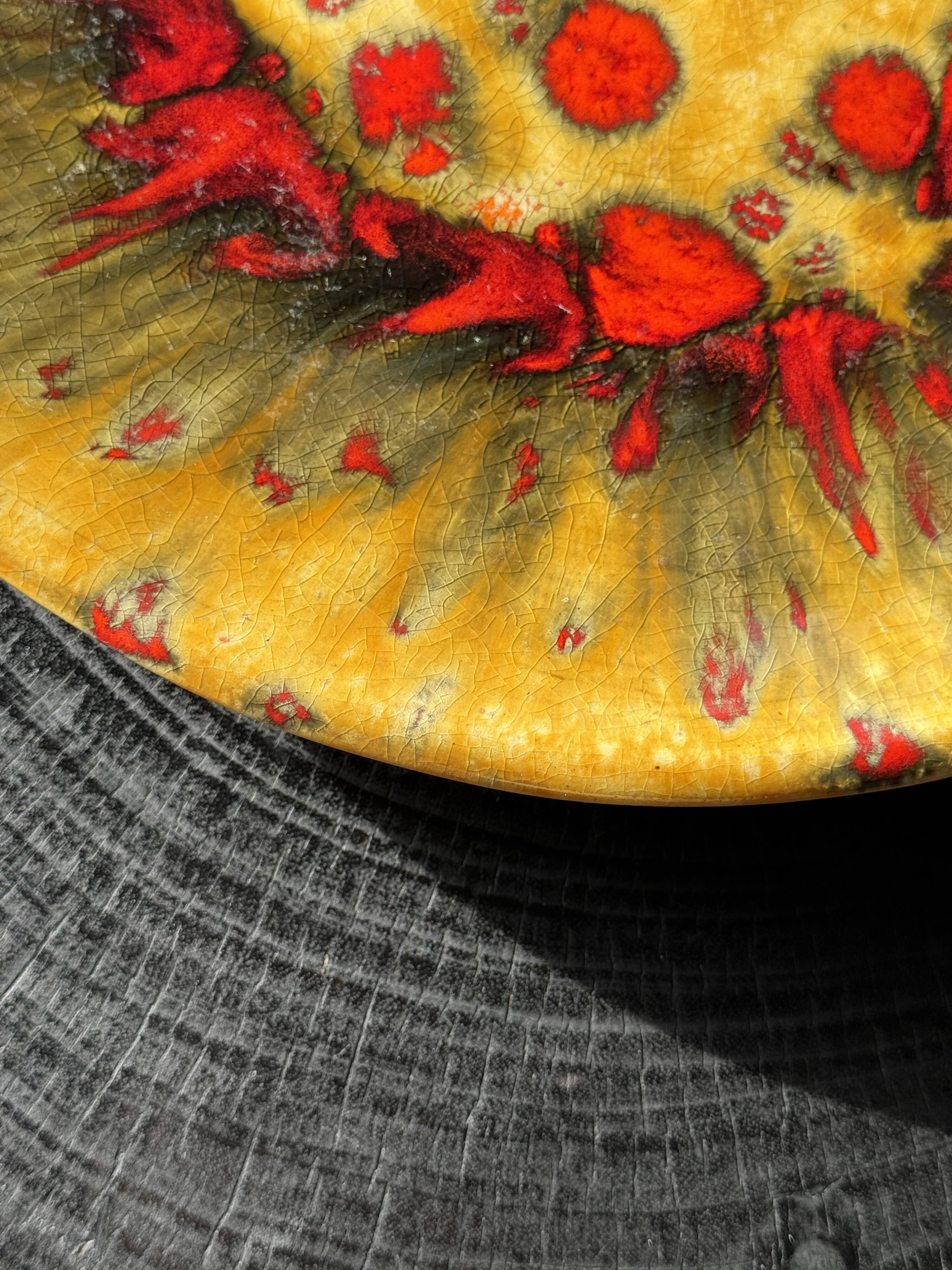 Large circular dish in West Germany style, brand JQ D35 H5.