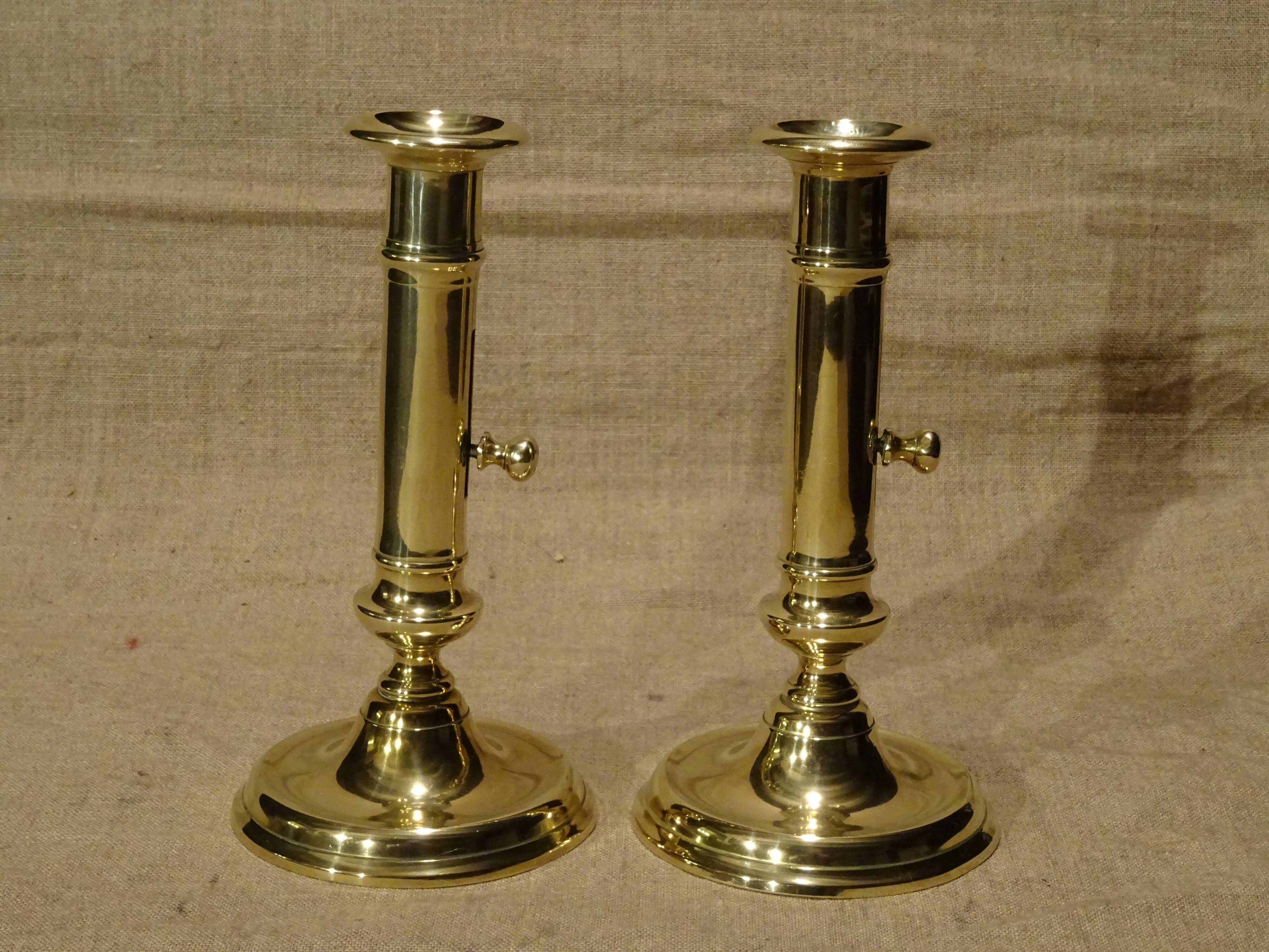 Paire d'anciens flambeaux bougeoirs à binet Louis Philippe XIX ème Ht 20 cm  ref A195/1