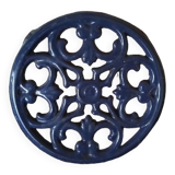 Enamelled cast iron trivet