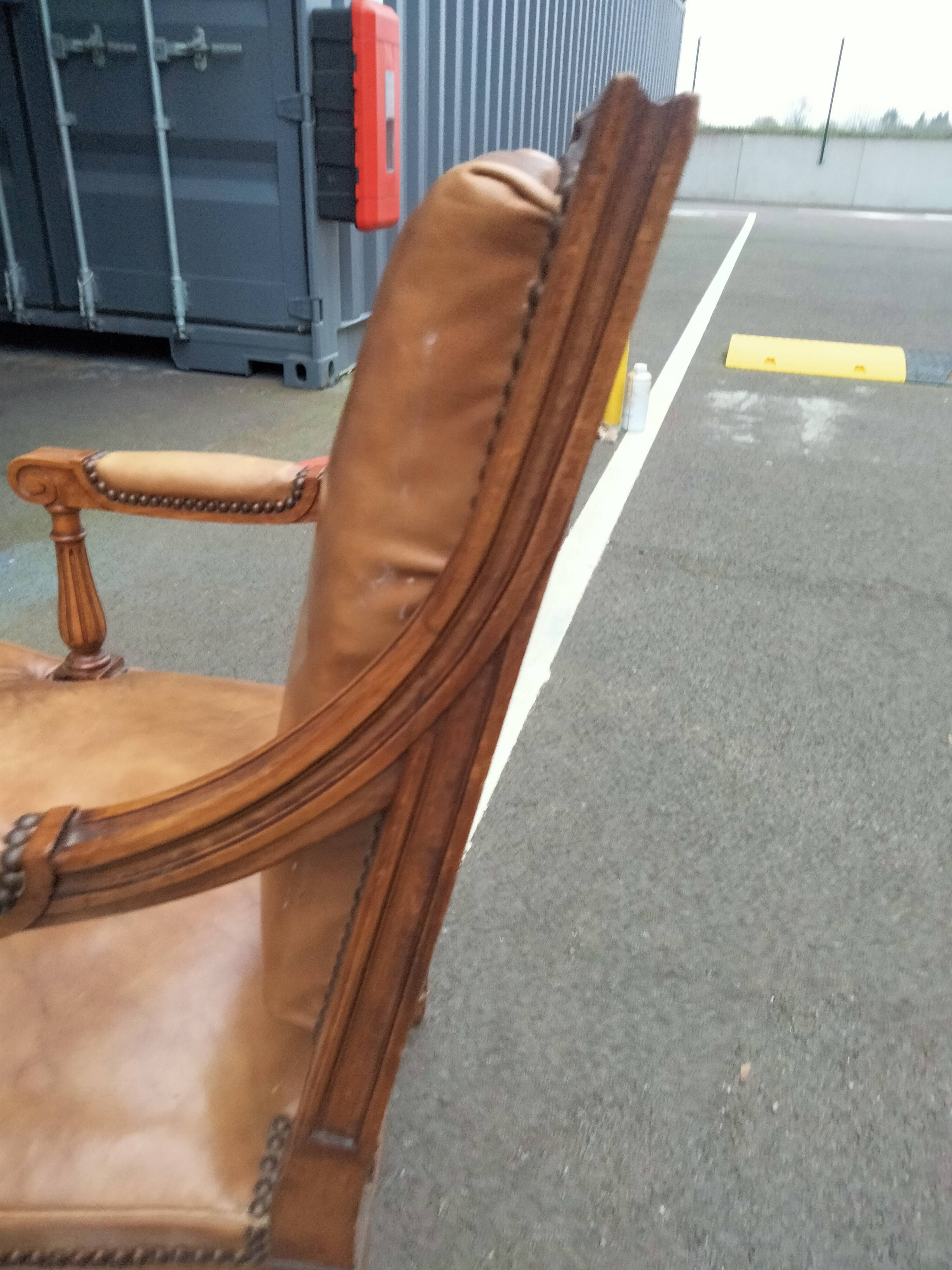 Paire de fauteuils anciens style Louis XVl
