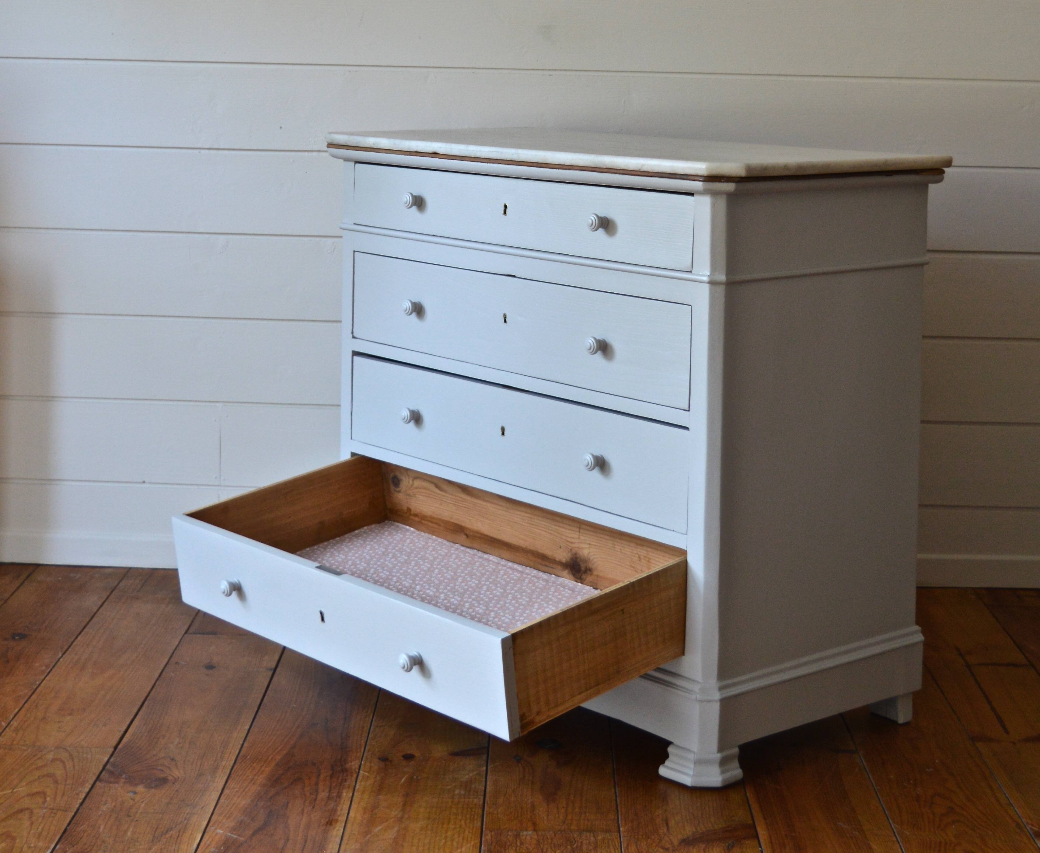 Marble chest of drawers