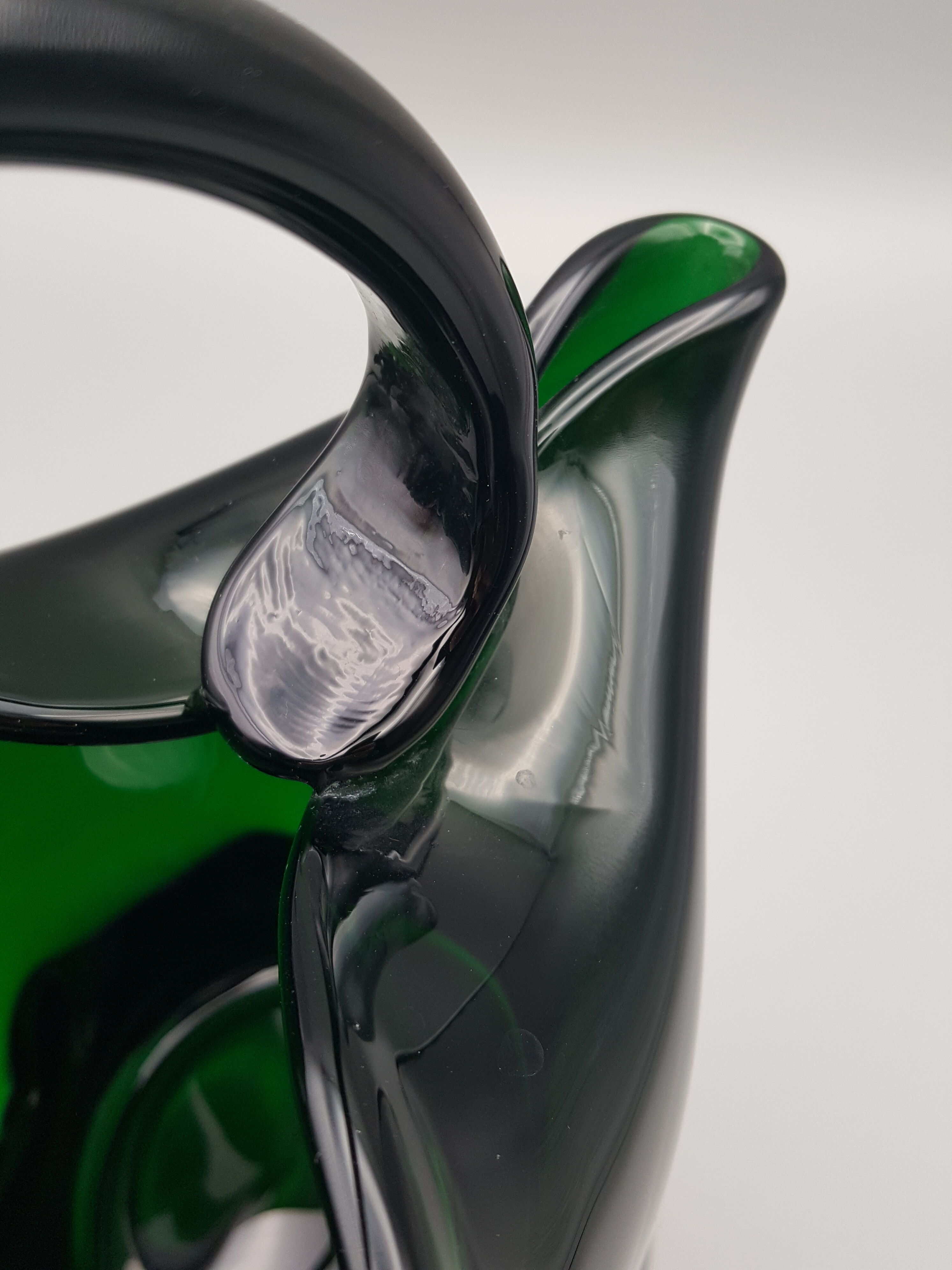 thick blown glass carafe pitcher 2 kg