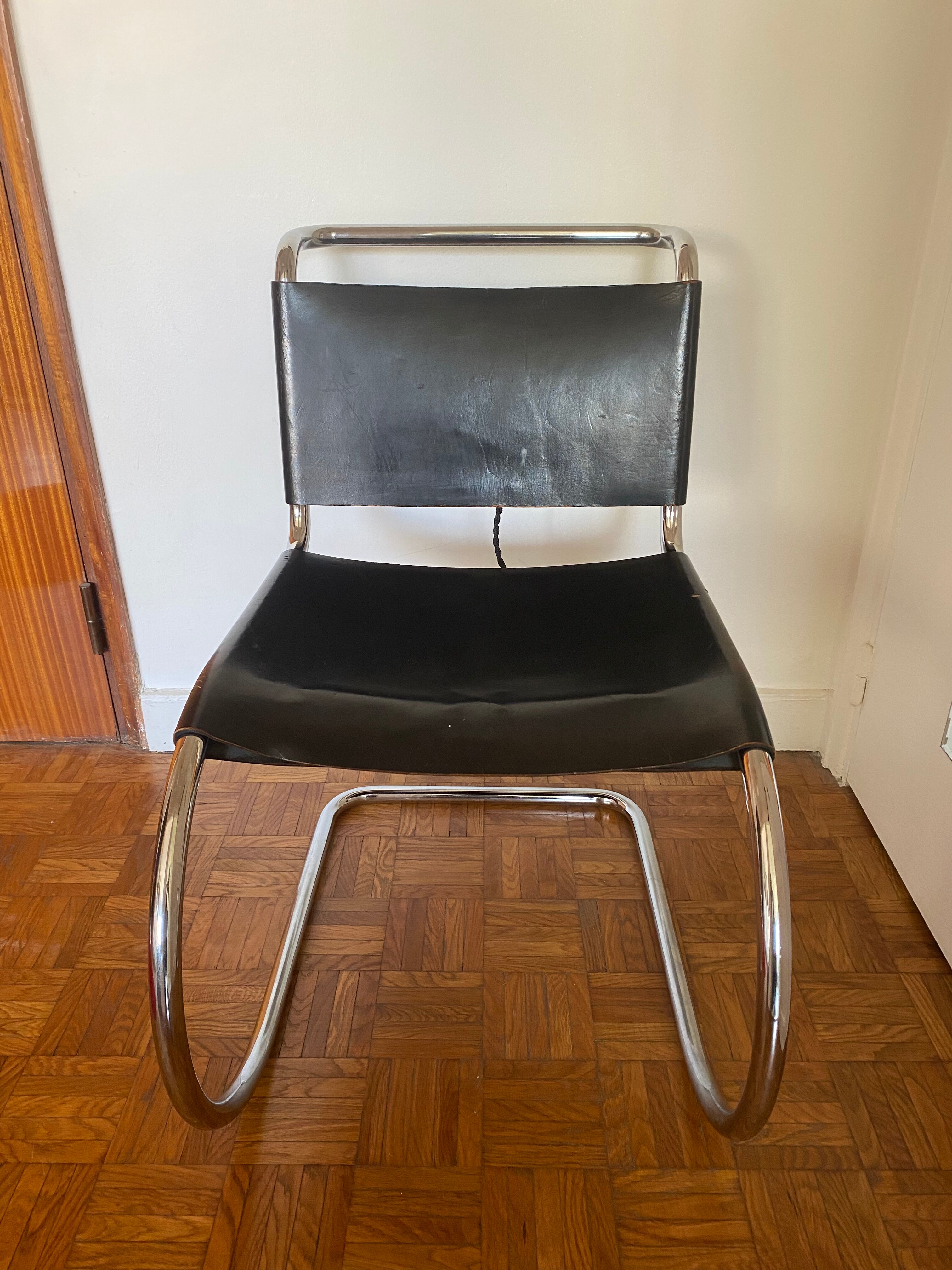 Chaise MR10 de Mies Van Der Rohe, Knoll