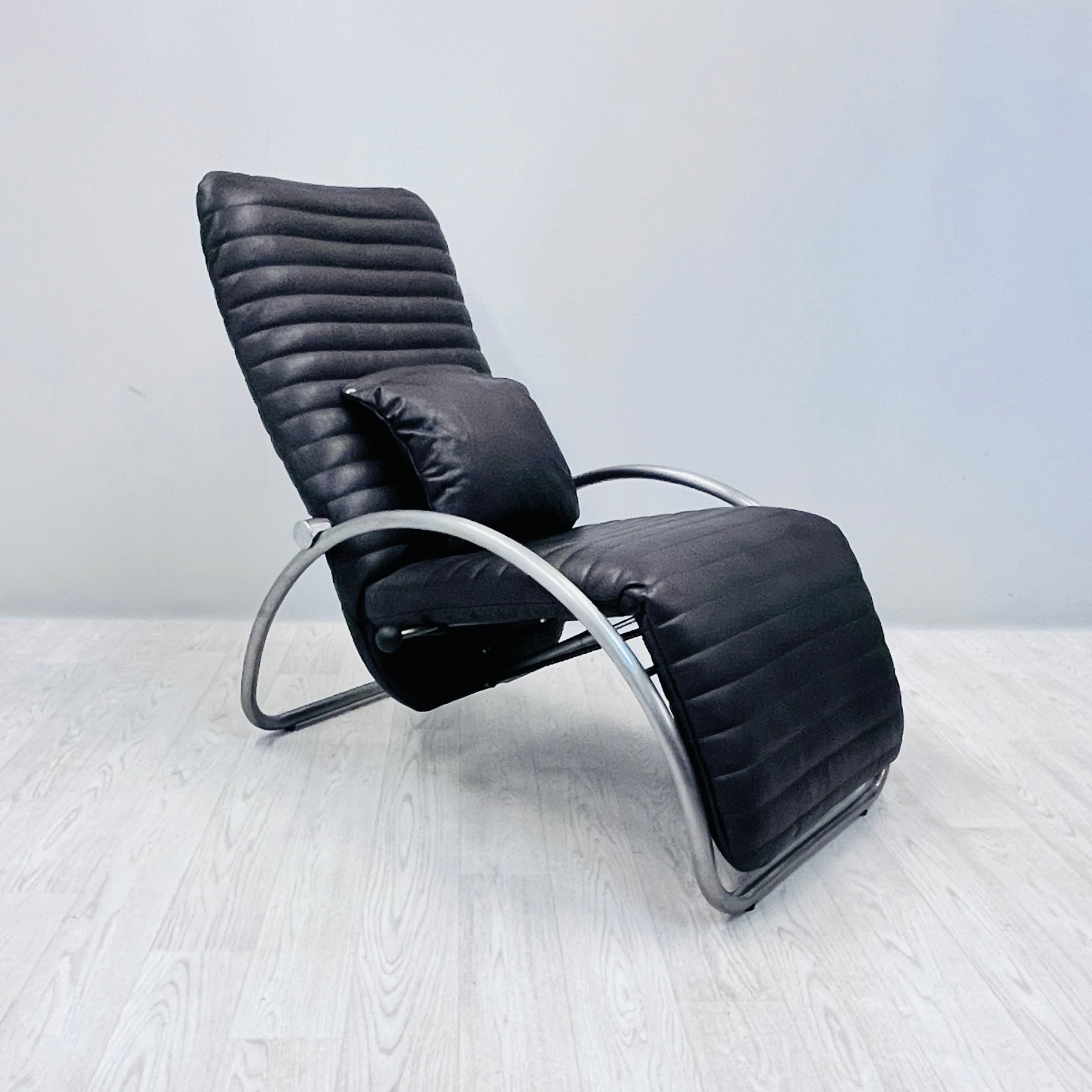 Leather lounge chair