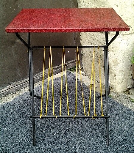 End table magazine door Scoubidou