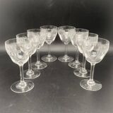 Aperitif glasses with rounded chiseled patterns