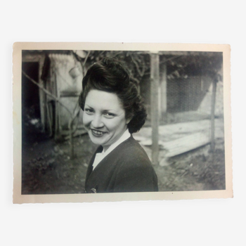 Photography Woman, black and white, original print, Hairstyle from the 40s