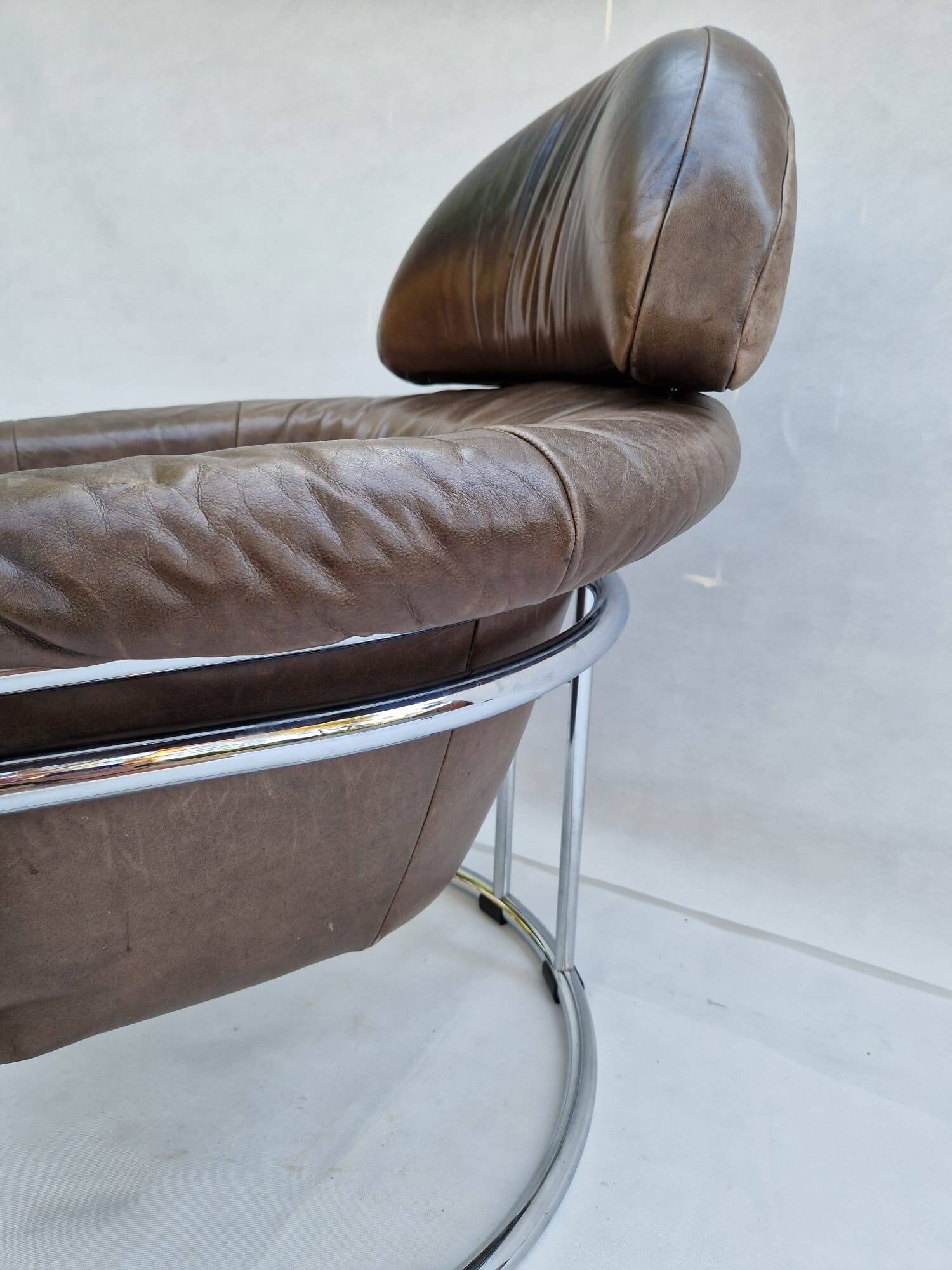 Leather armchair with tubular chrome frame, 1980s