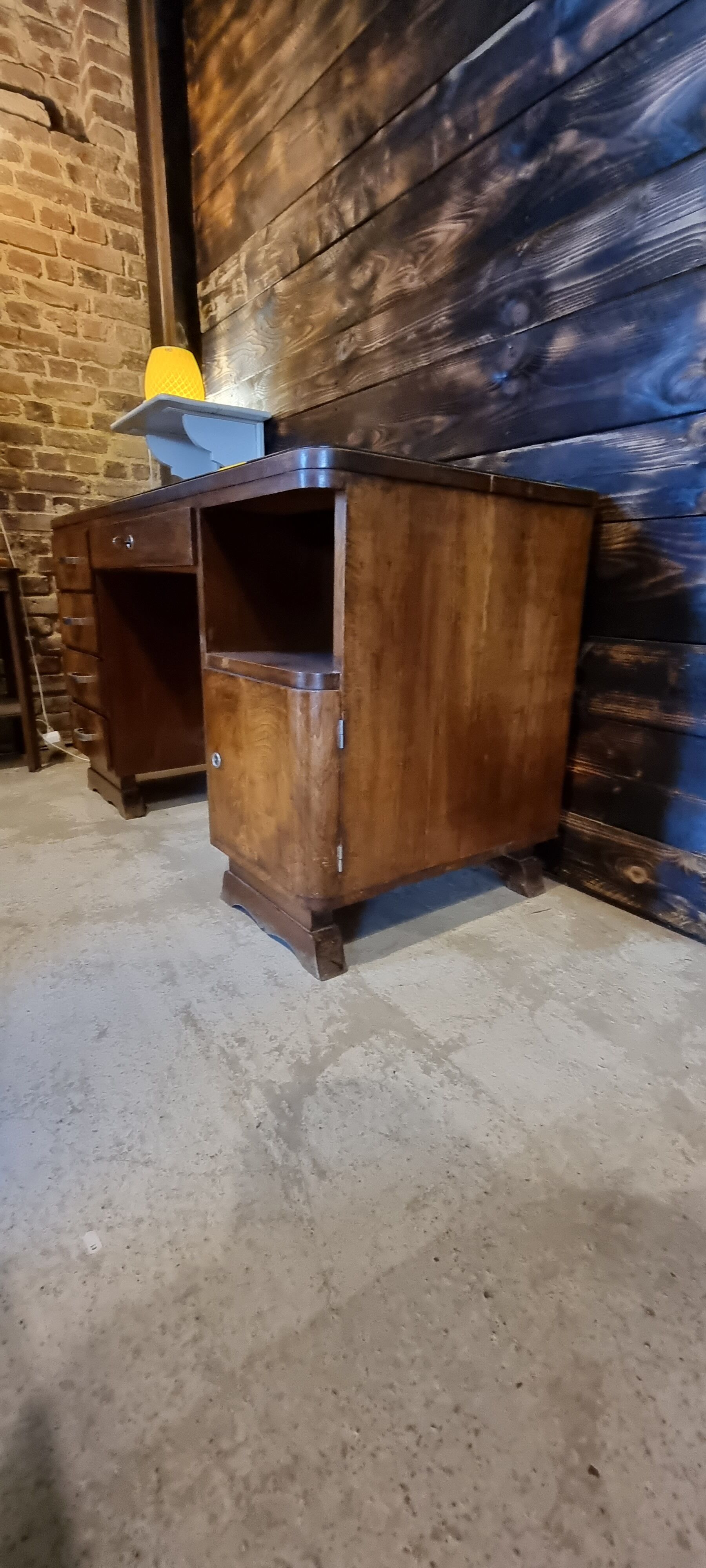 Glass tray desk