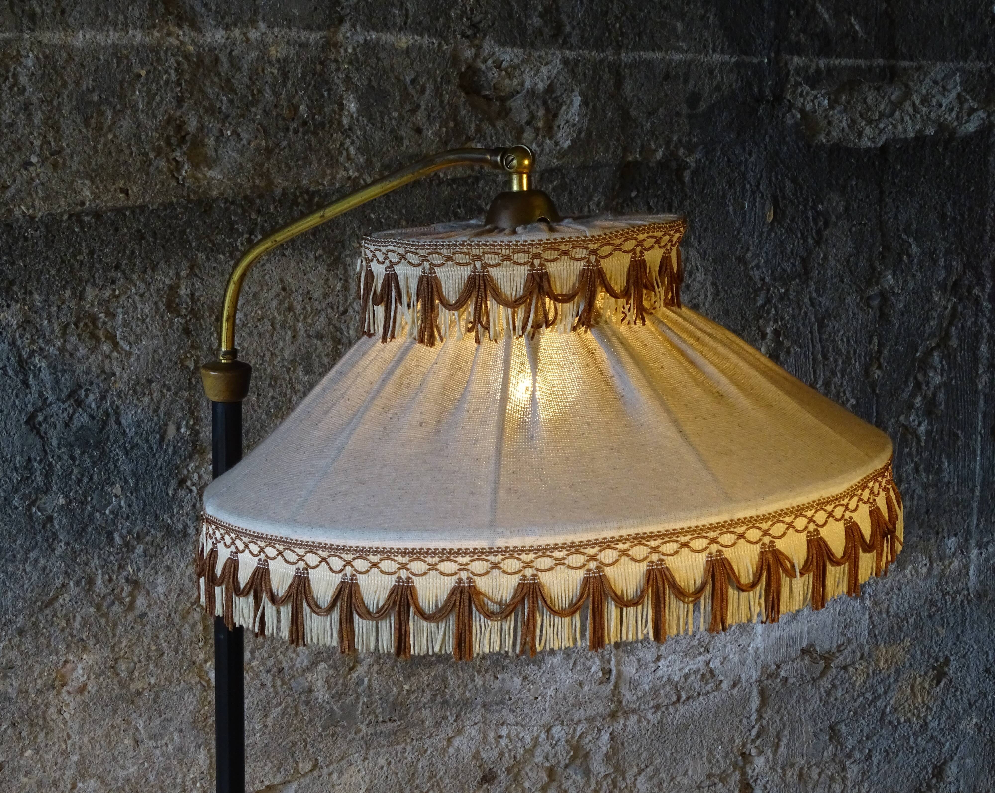 Tripod reading lamppost 1960 - harness - harness -