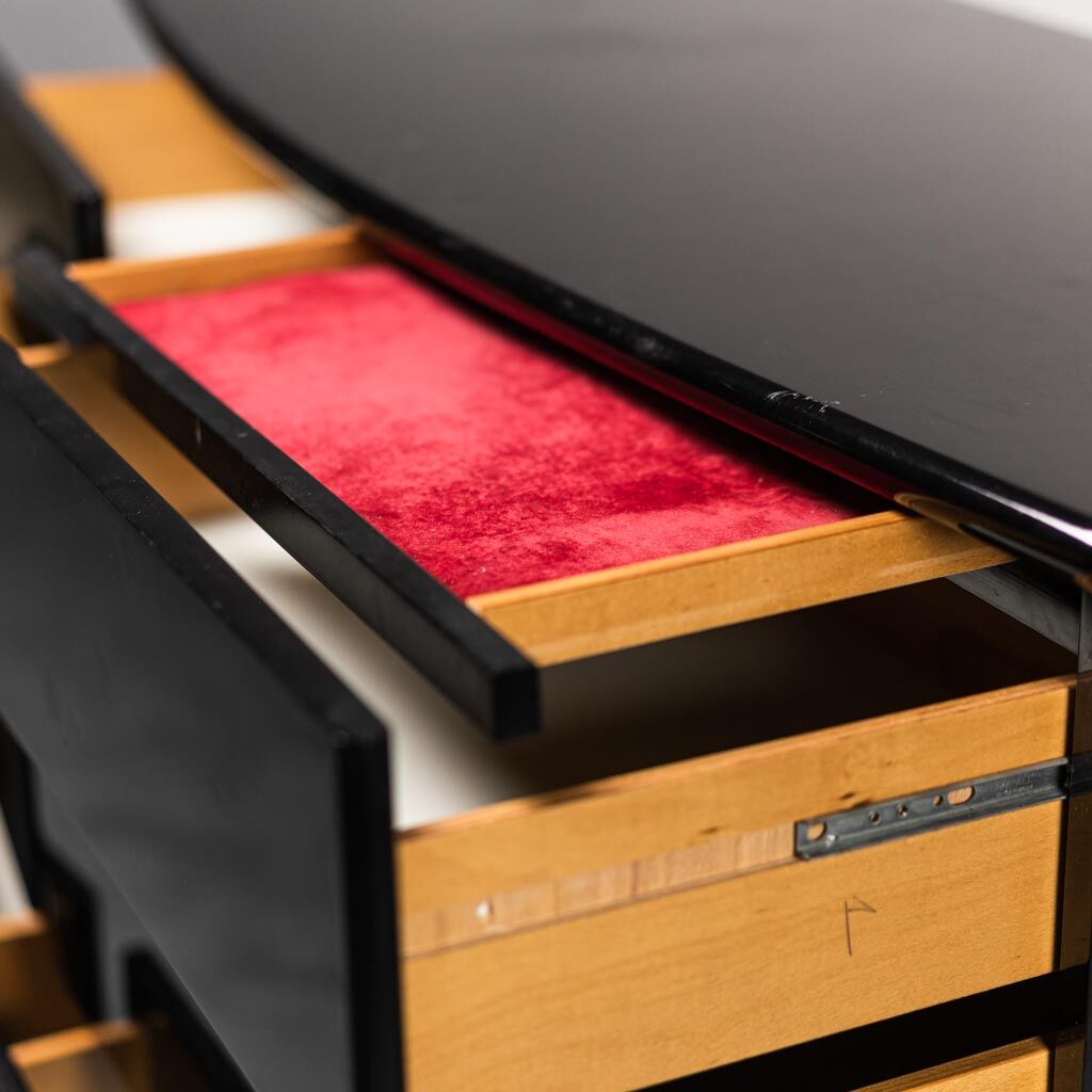 Commode en bois laqué noir des années 70