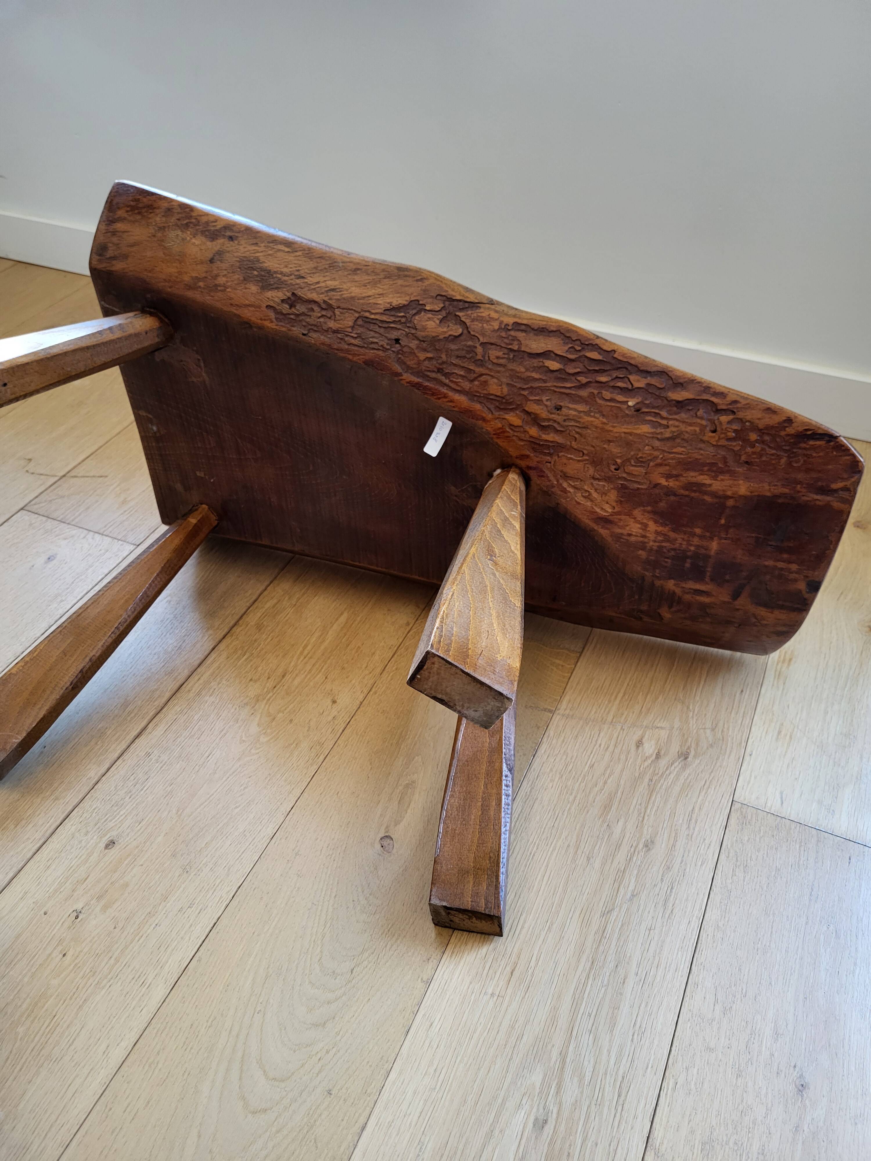 Banc ou table d'appoint en bois massif de tronc d'arbre, style brutaliste, 1960