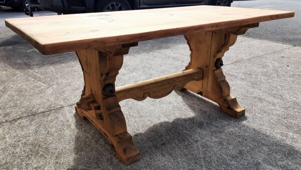Table de monastère en pin massif