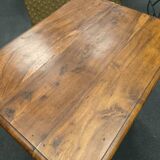 Meuble en bois sculpté