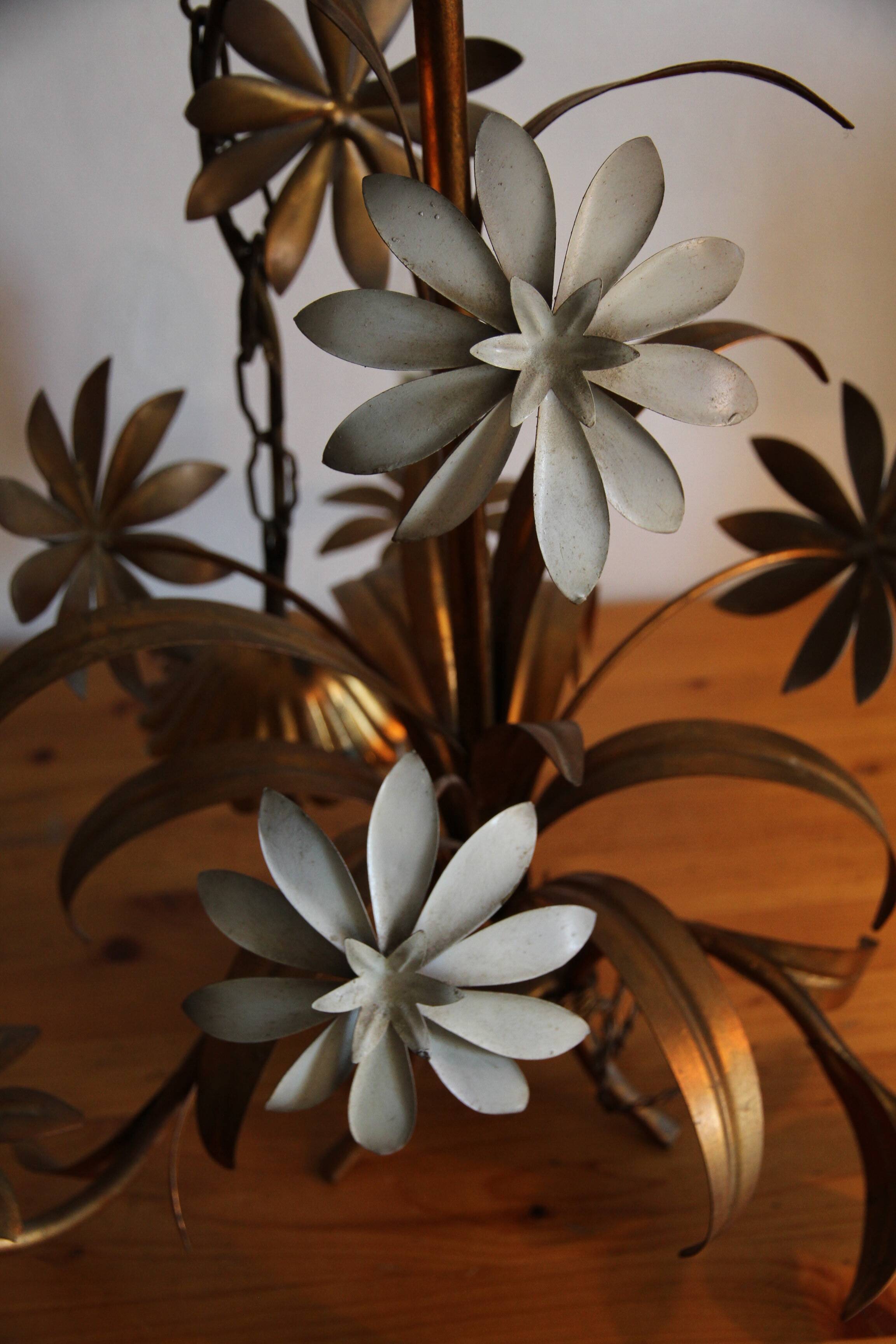3-light flower bouquet chandelier in gilded bronze painted metal