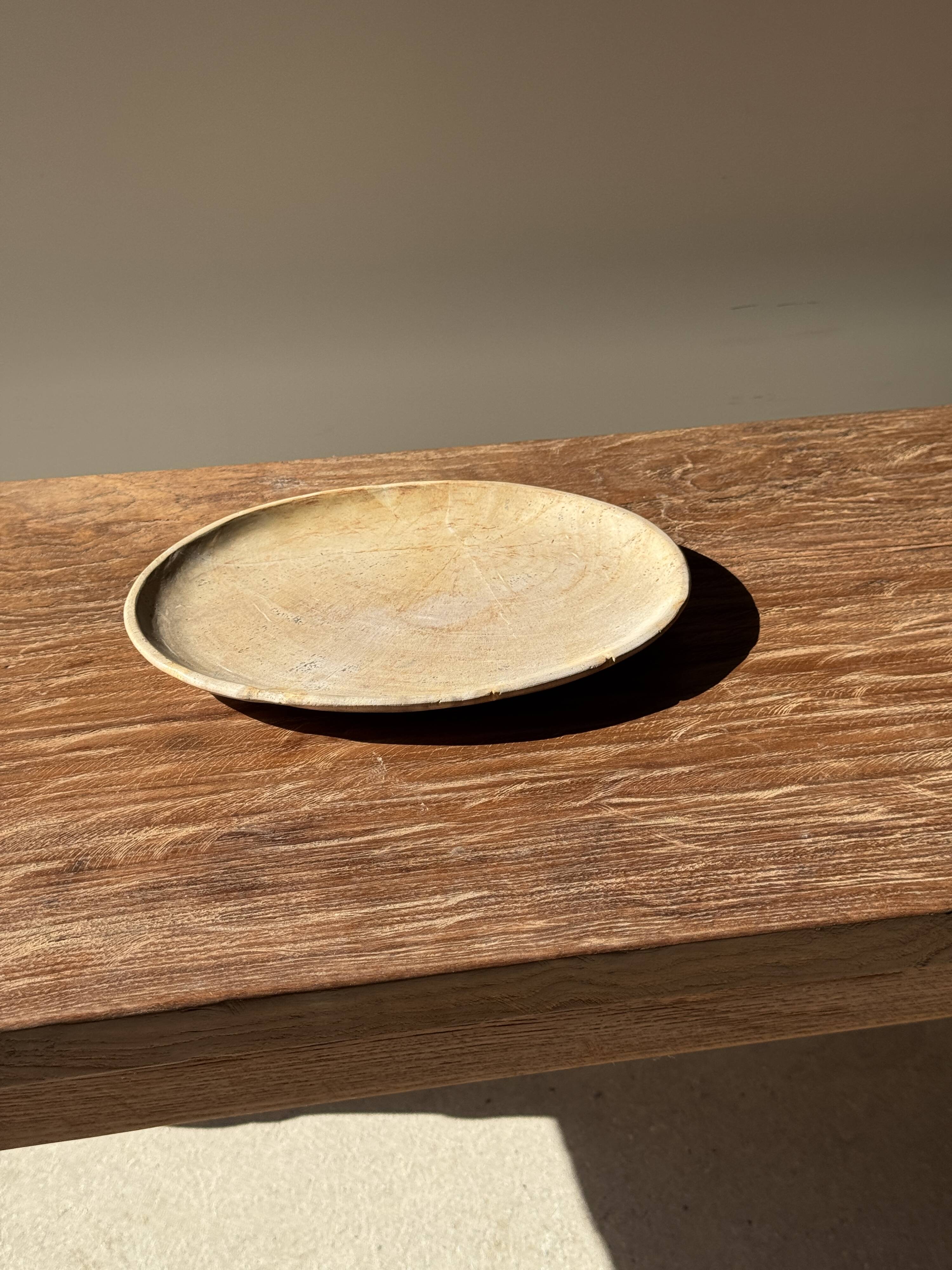 Small oval beige solid petrified wood tray or pocket emptier D24-19 -3311
