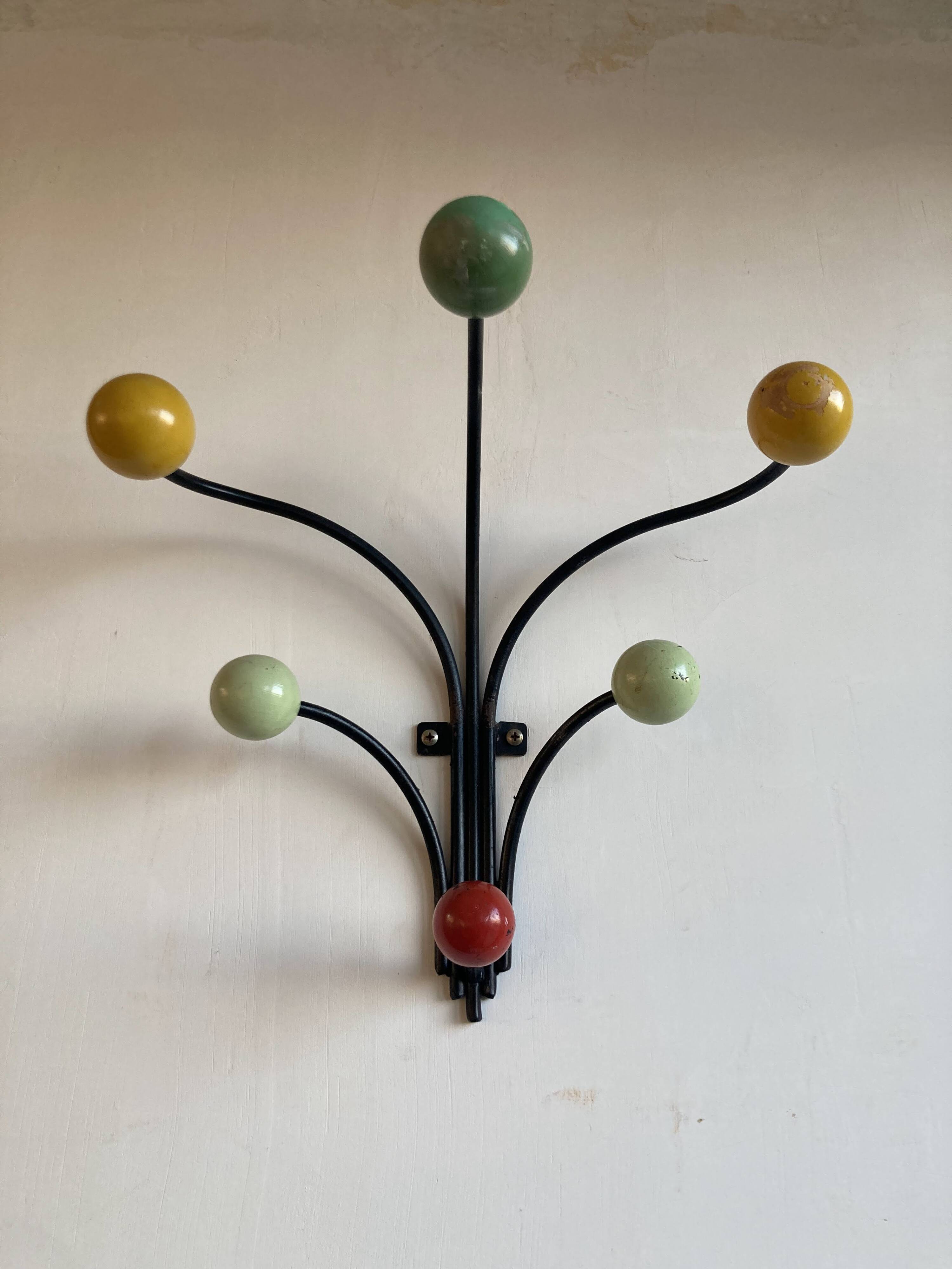 Wall mounted coat rack