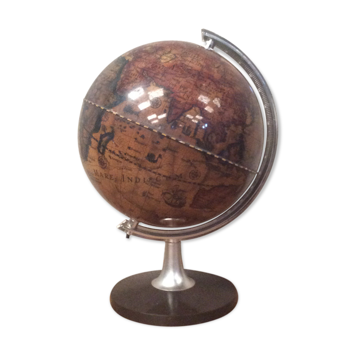 Vintage Globe Land 1980