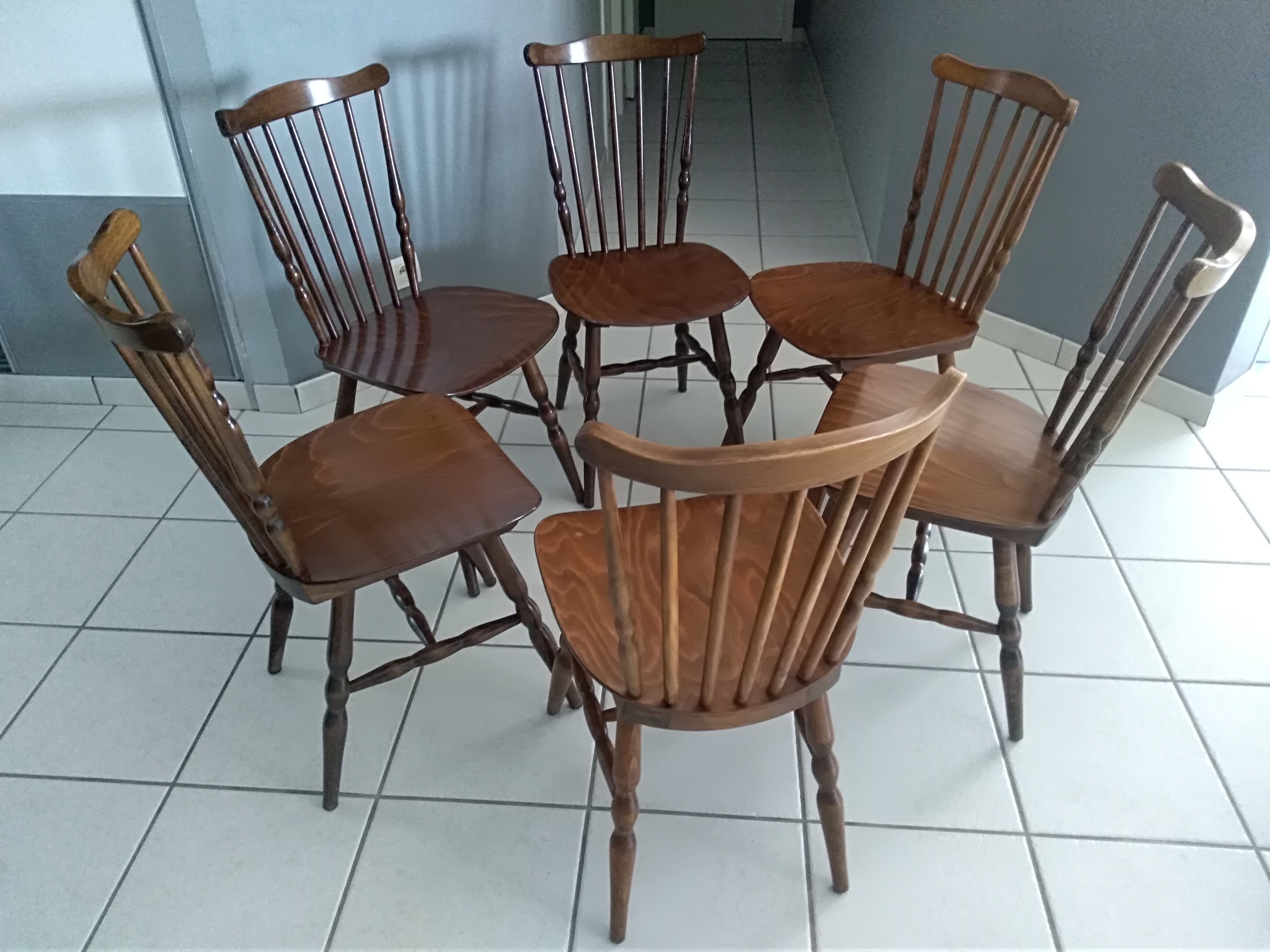 Suite de 6 chaises Baumann modèle Tacoma années 1970
