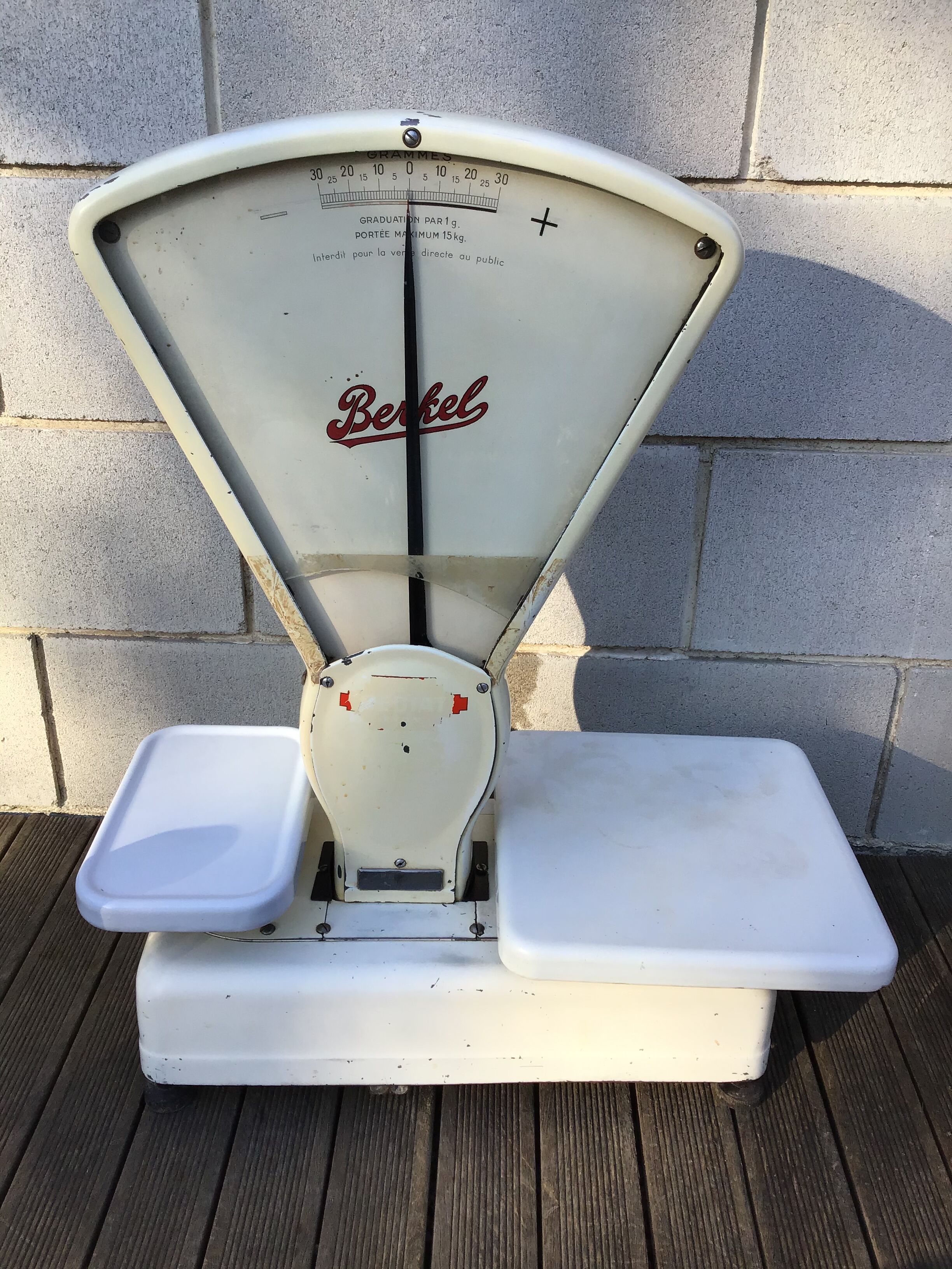 Old Berkel cream scale