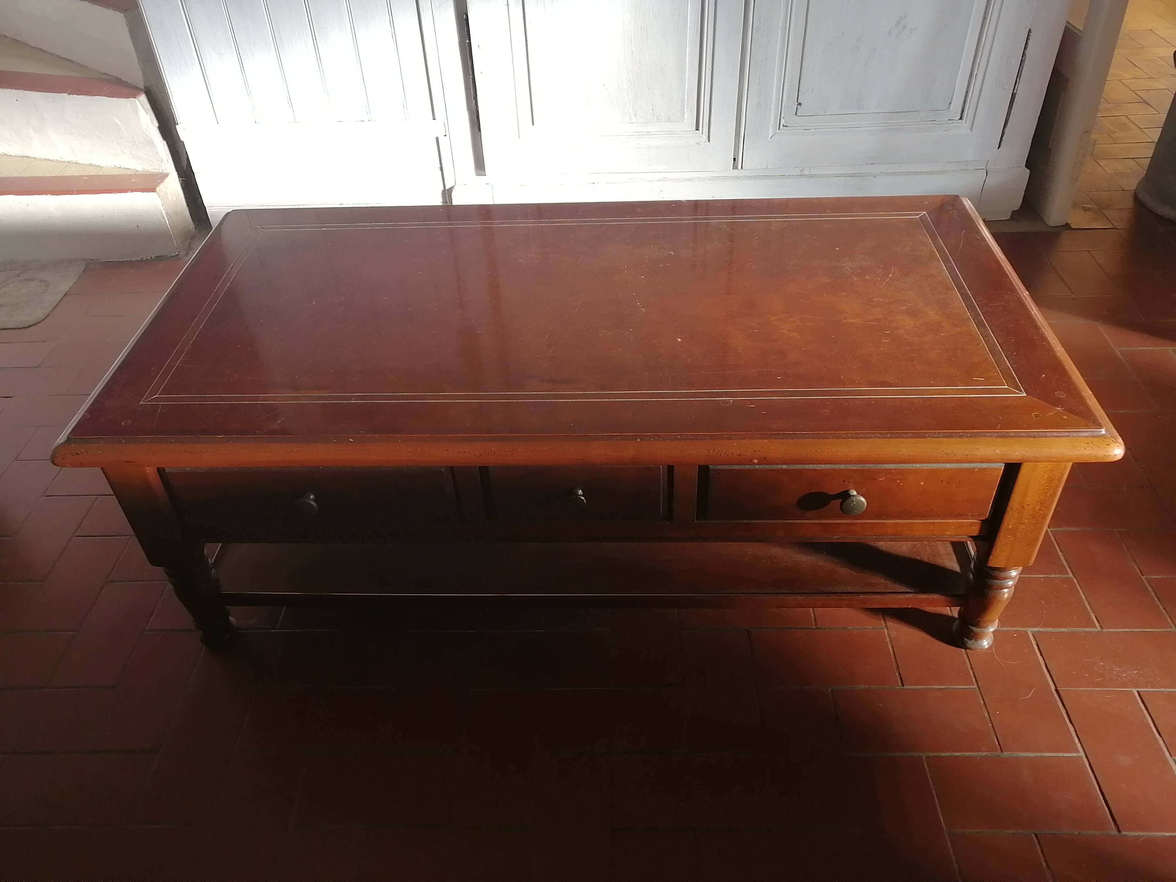 Coffee table in cherry and walnut marquetry.