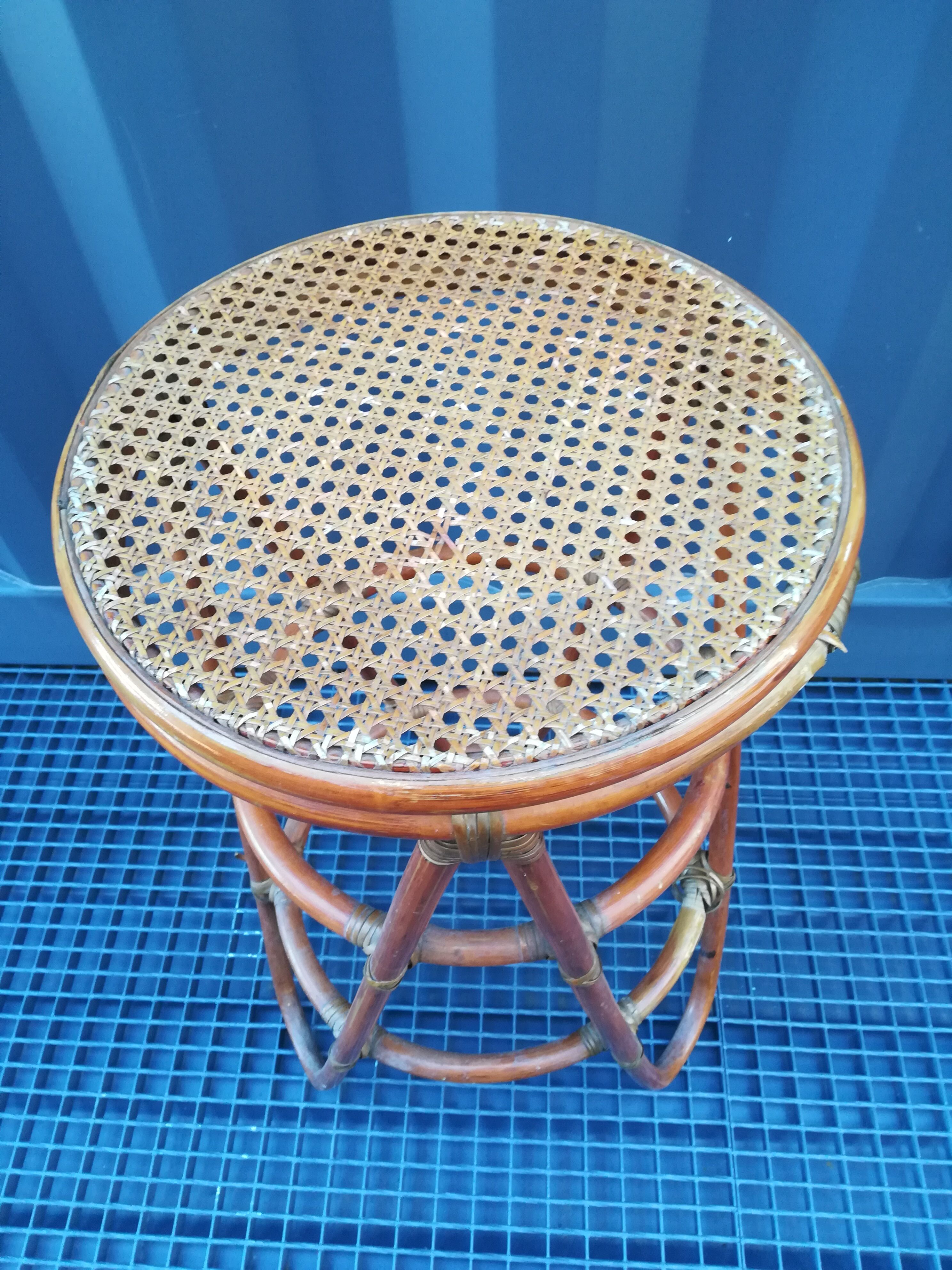Saddle in rattan and caning