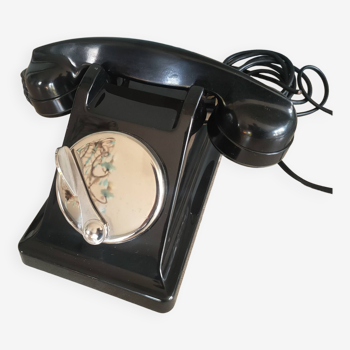 telephone des annèes 60 en bakelite noir