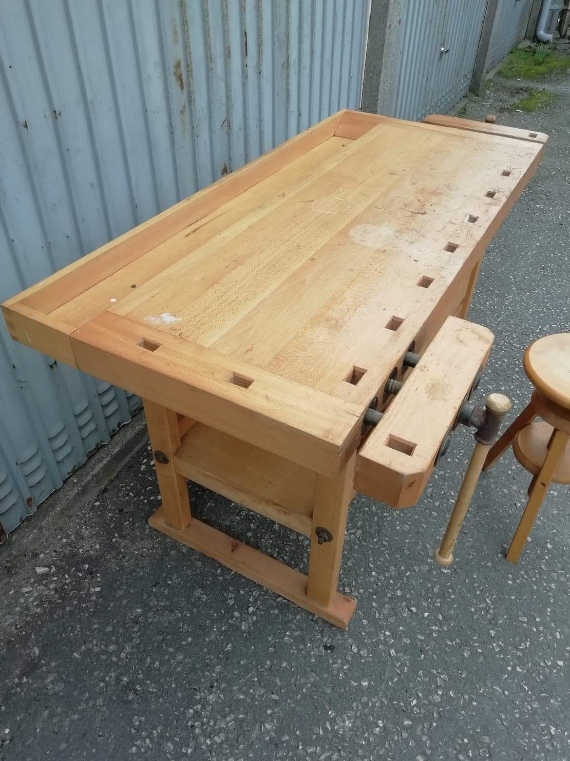 Etabli meuble industriel atelier de artiste Claude Lagouche  avec tabouret