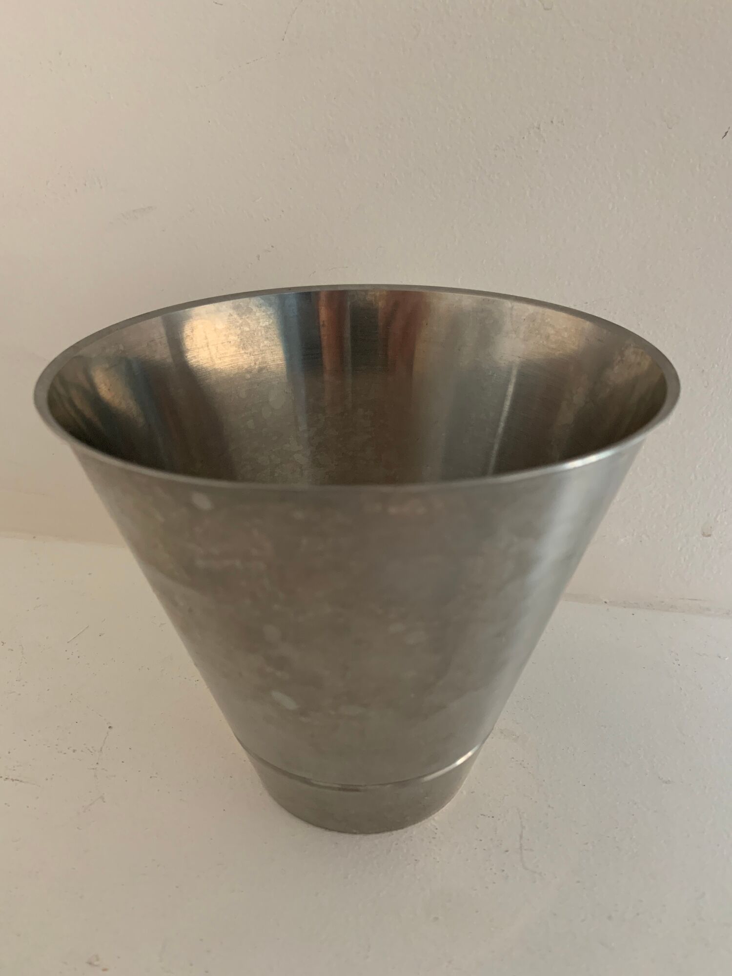 Scandinavian ice bucket in MCM Denmark teak and its ice claws