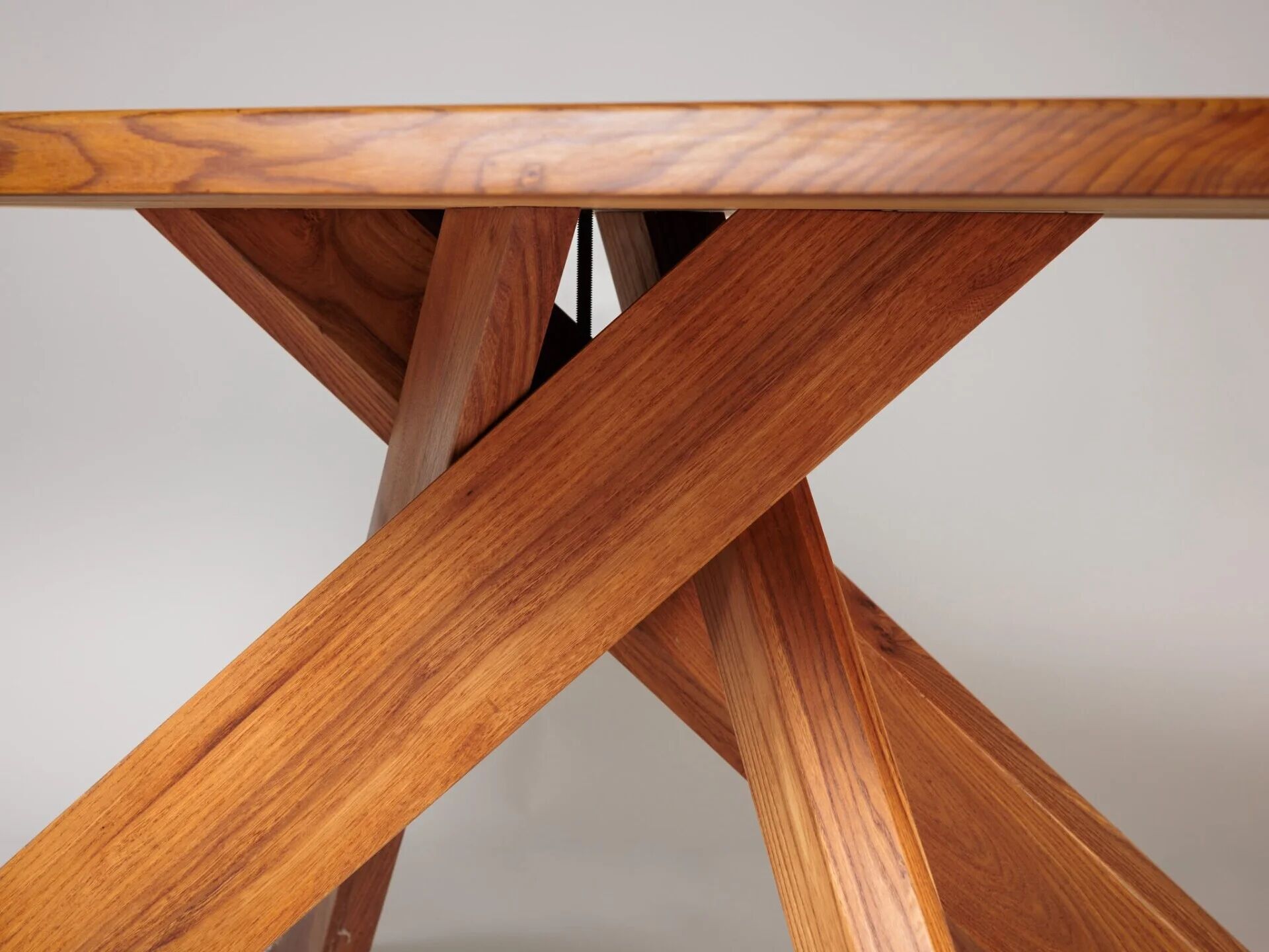 Table à manger T35b par Pierre Chapo