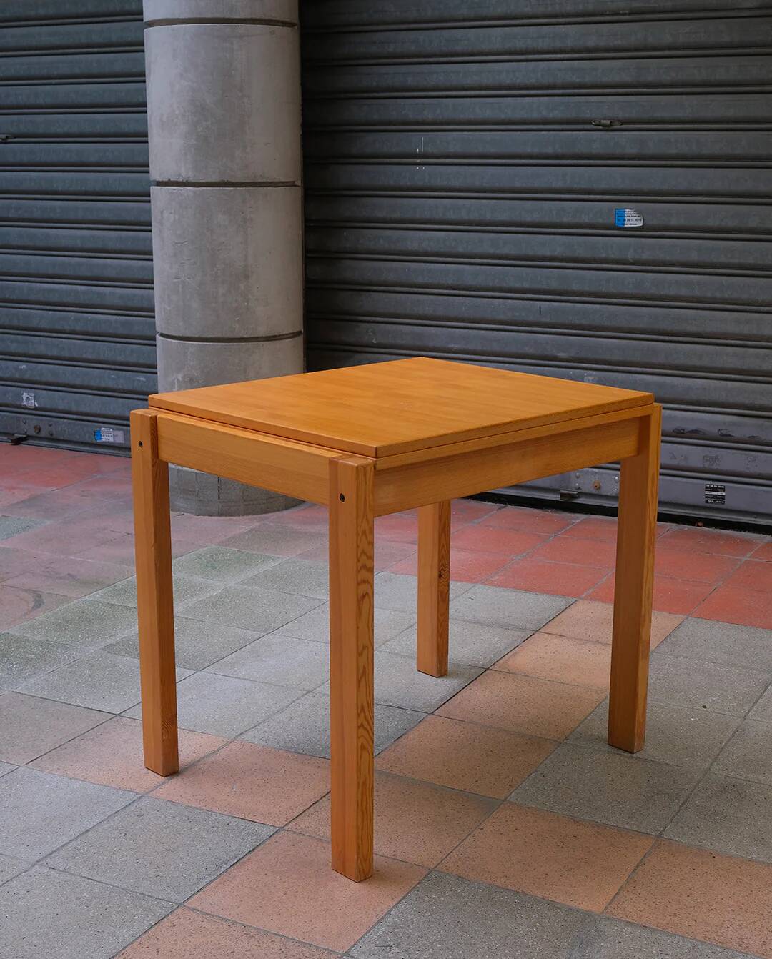 Table extensible en pin, années 80