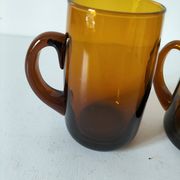 Paire de chopes, tasses en verre ambré vintage